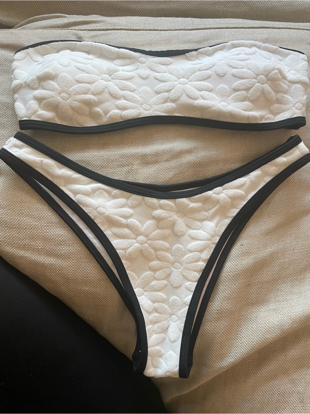 Women's Floral Textured Bandeau Bikini Set - White with Black Trim size small